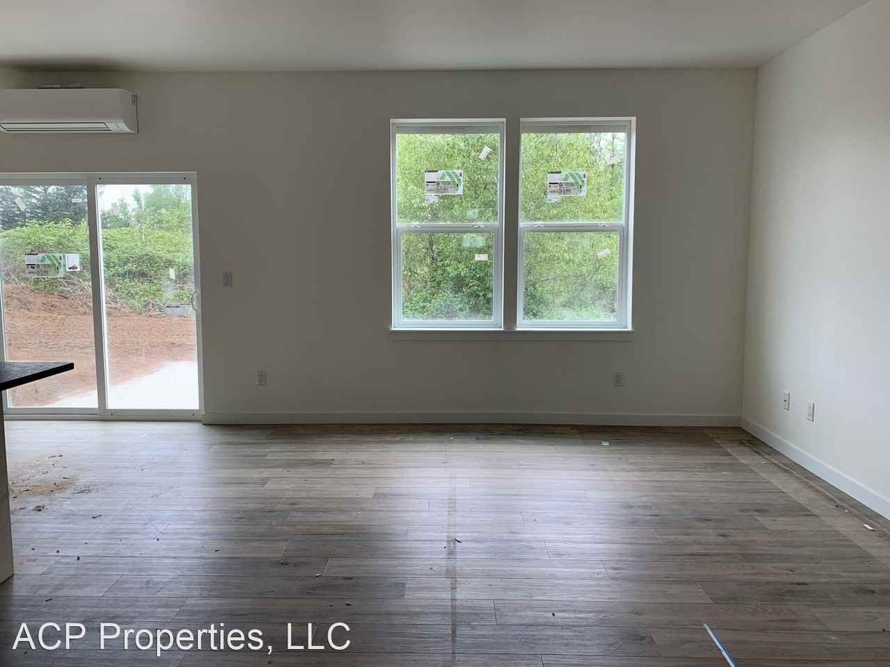2285 Brome St - Photo 3 of 20