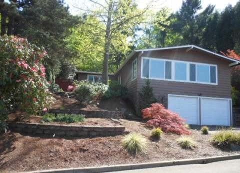 1710 Meadows Dr - Photo 2 of 15