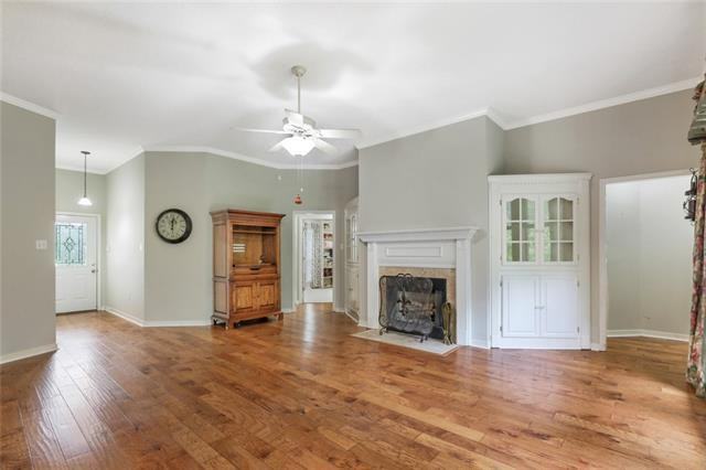 203 Yvonne Ave - Photo 3 of 16