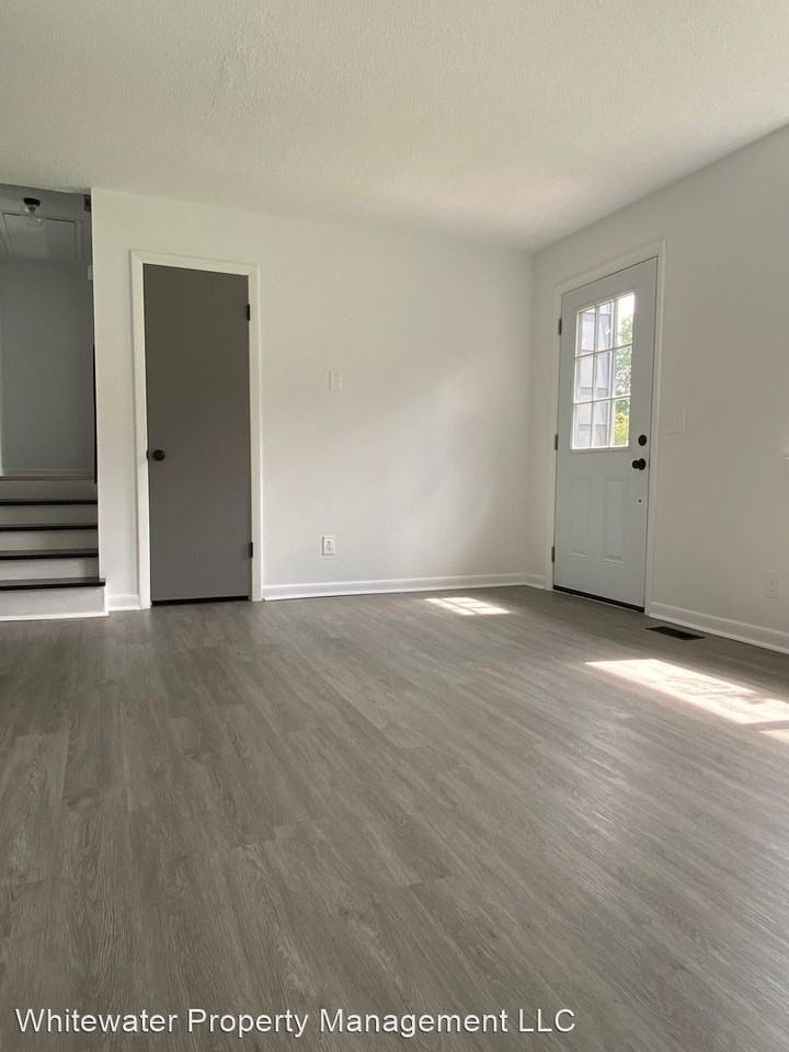 2983 E Freedom Cir - Photo 2 of 19