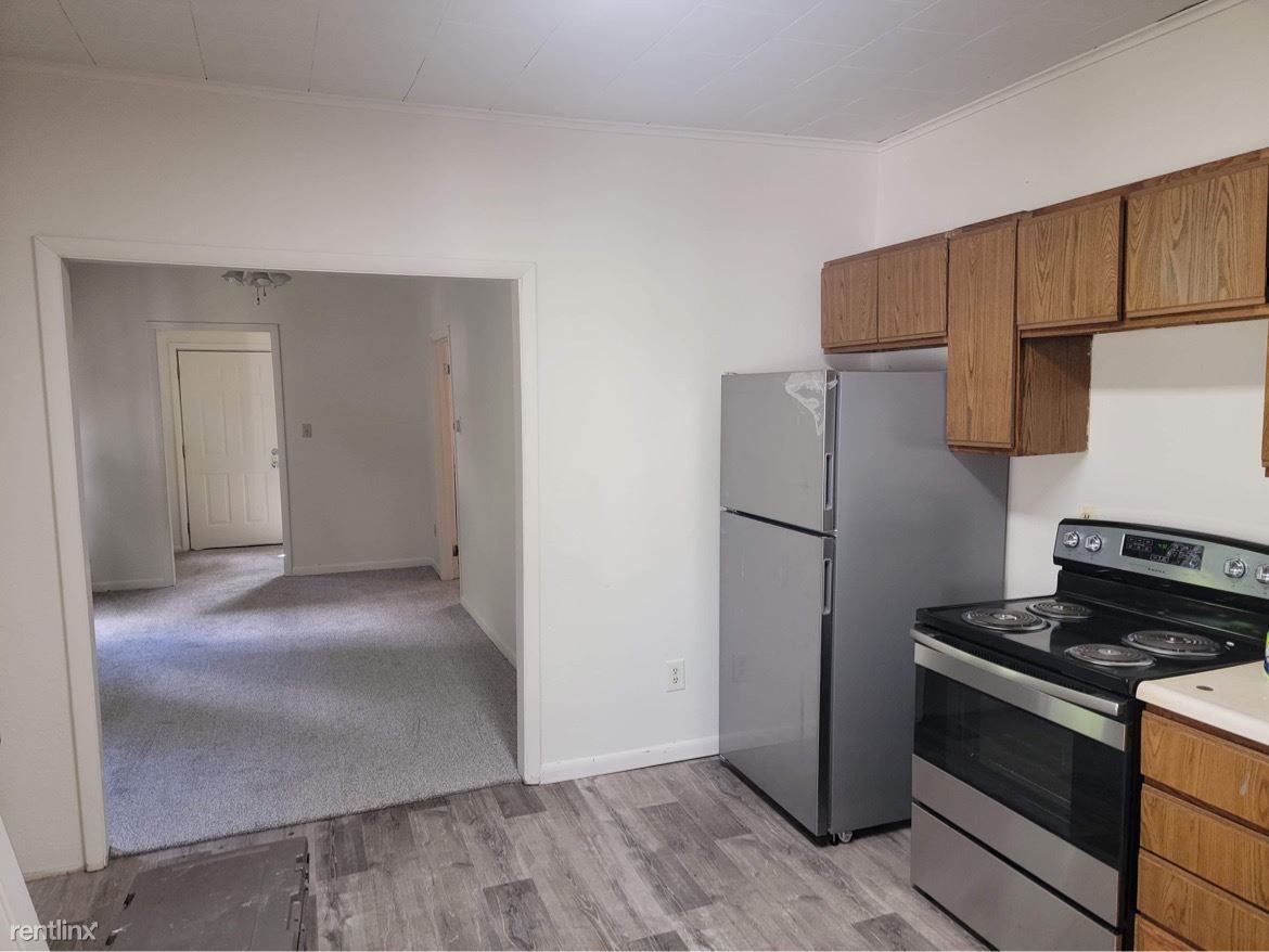 404 1/2 Pennsylvania Ave - Photo 2 of 7