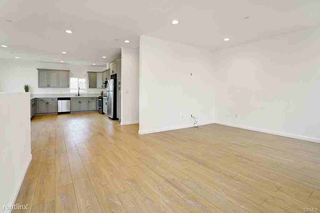 5731 1/2 Willowcrest Ave - Photo 3 of 12