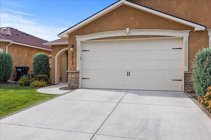 9312 Majestia Ln - Photo 2 of 16