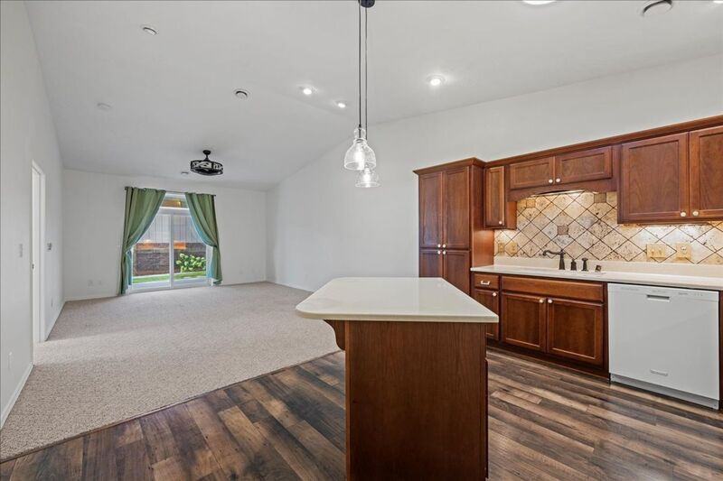 9312 Majestia Ln - Photo 7 of 16