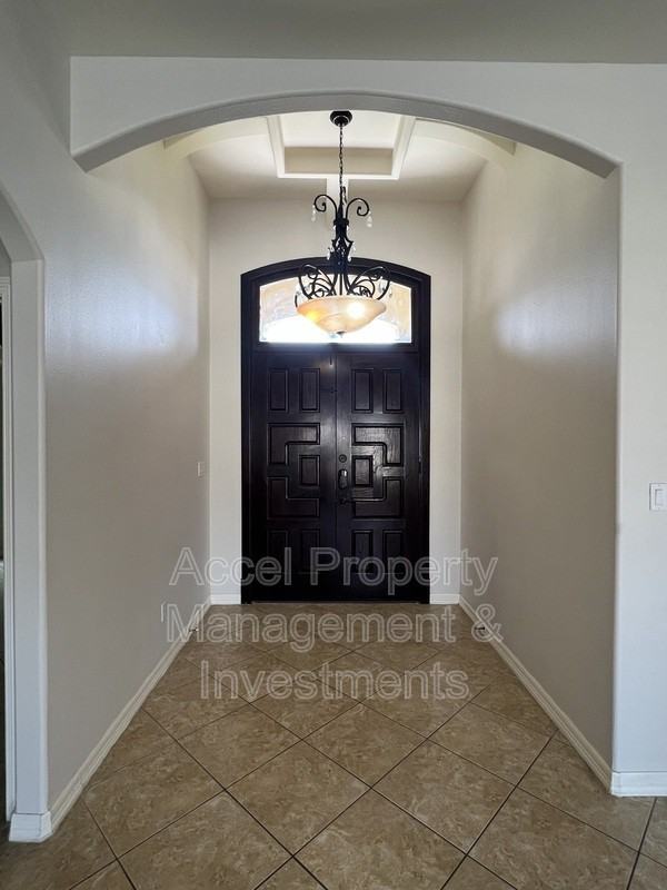 2301 N 46th St #C - Photo 2 of 23
