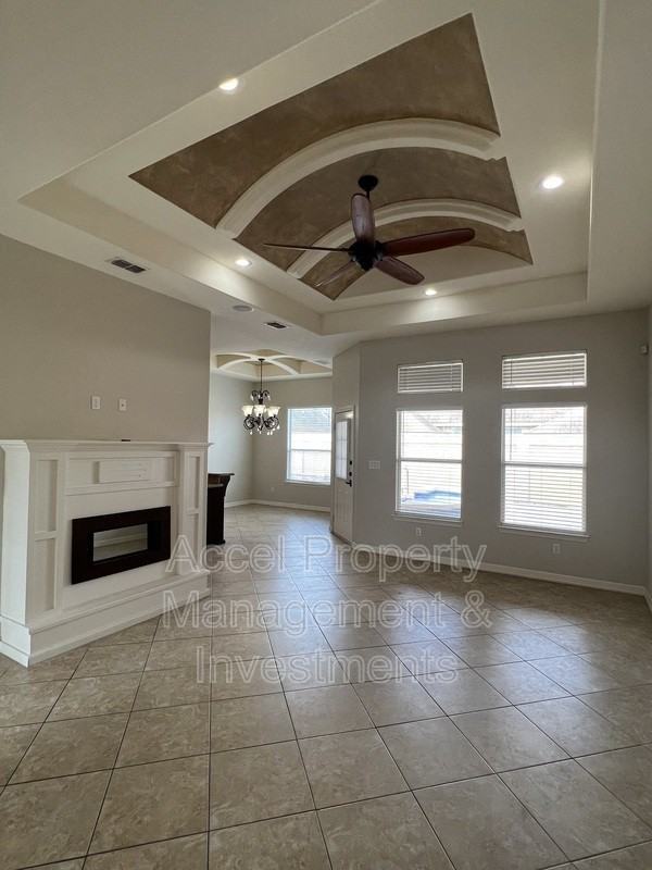 2301 N 46th St #C - Photo 3 of 23