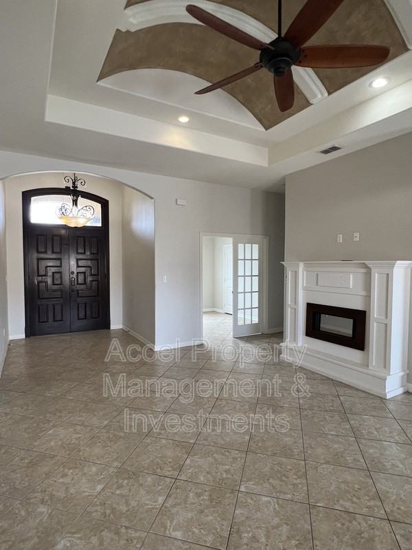 2301 N 46th St #C - Photo 4 of 23