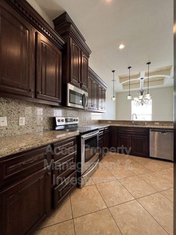 2301 N 46th St #C - Photo 6 of 23