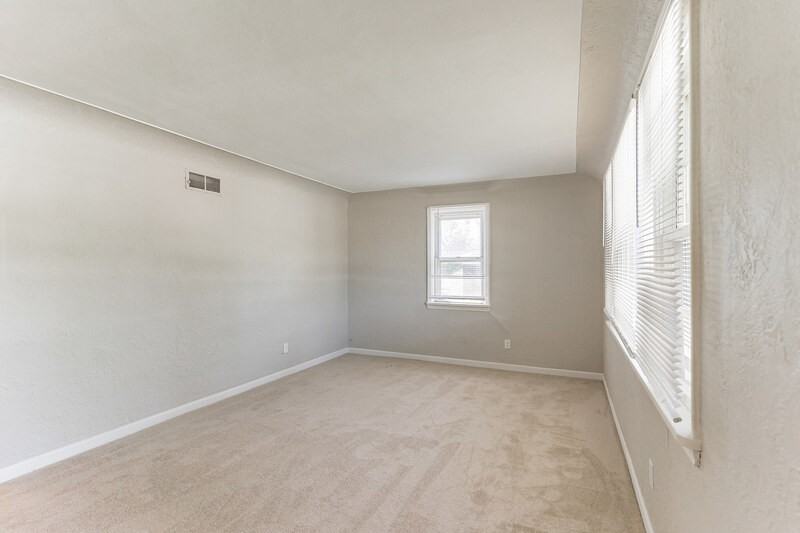 3904 Jane Ave - Photo 3 of 20