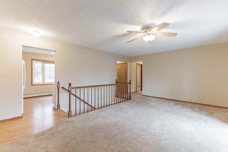 1809 Judd Ave N - Photo 3 of 16