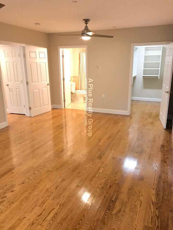 Vfw Pkwy #204 - Photo 5 of 8