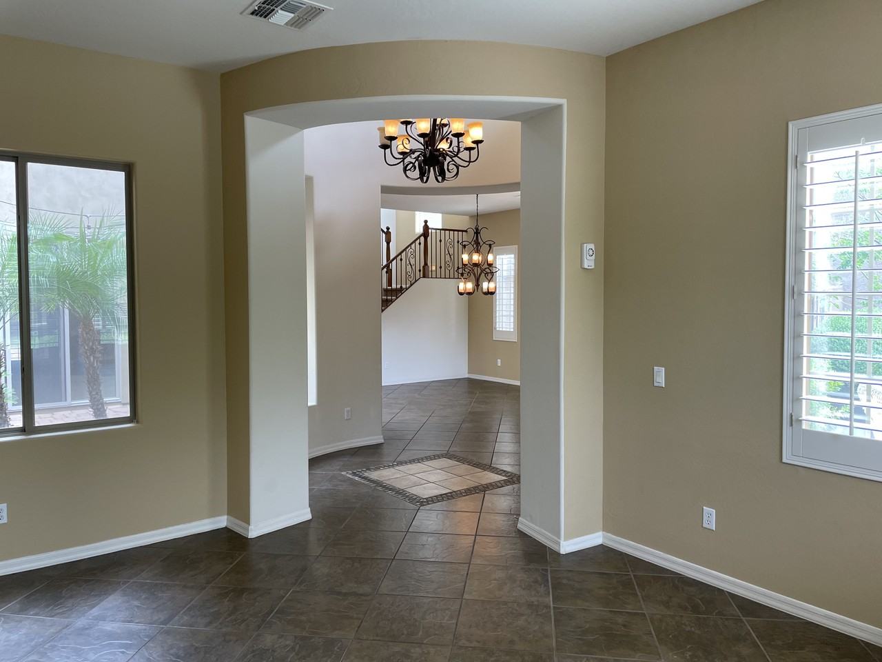 3832 E Daley Ln - Photo 4 of 30