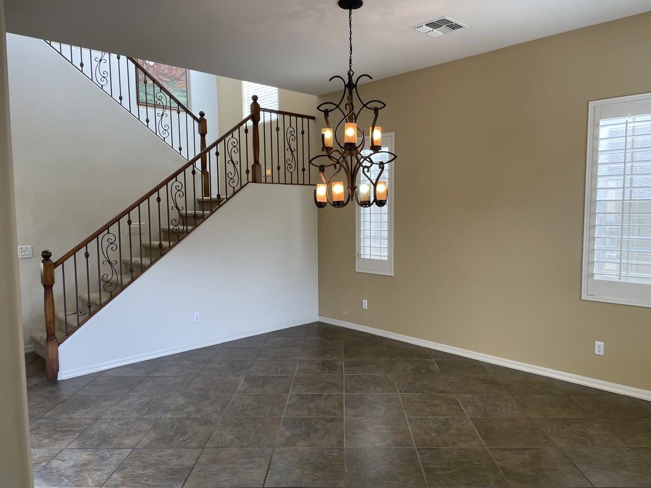 3832 E Daley Ln - Photo 5 of 30
