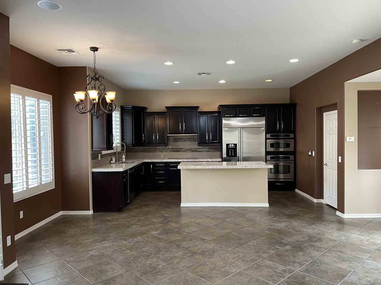 3832 E Daley Ln - Photo 7 of 30