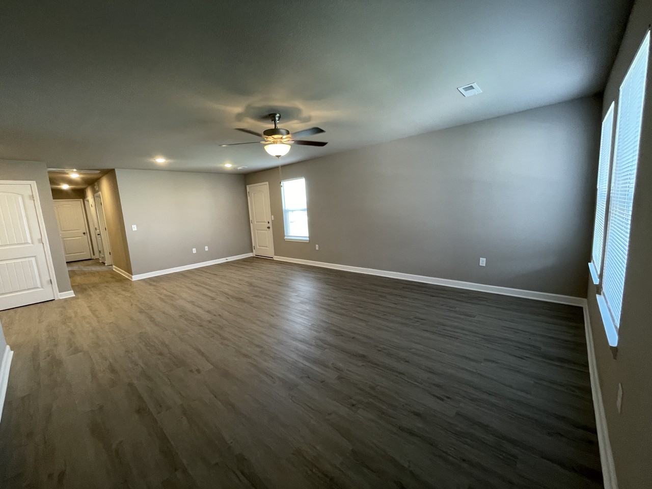208 Sw Sunflower St - Photo 2 of 15