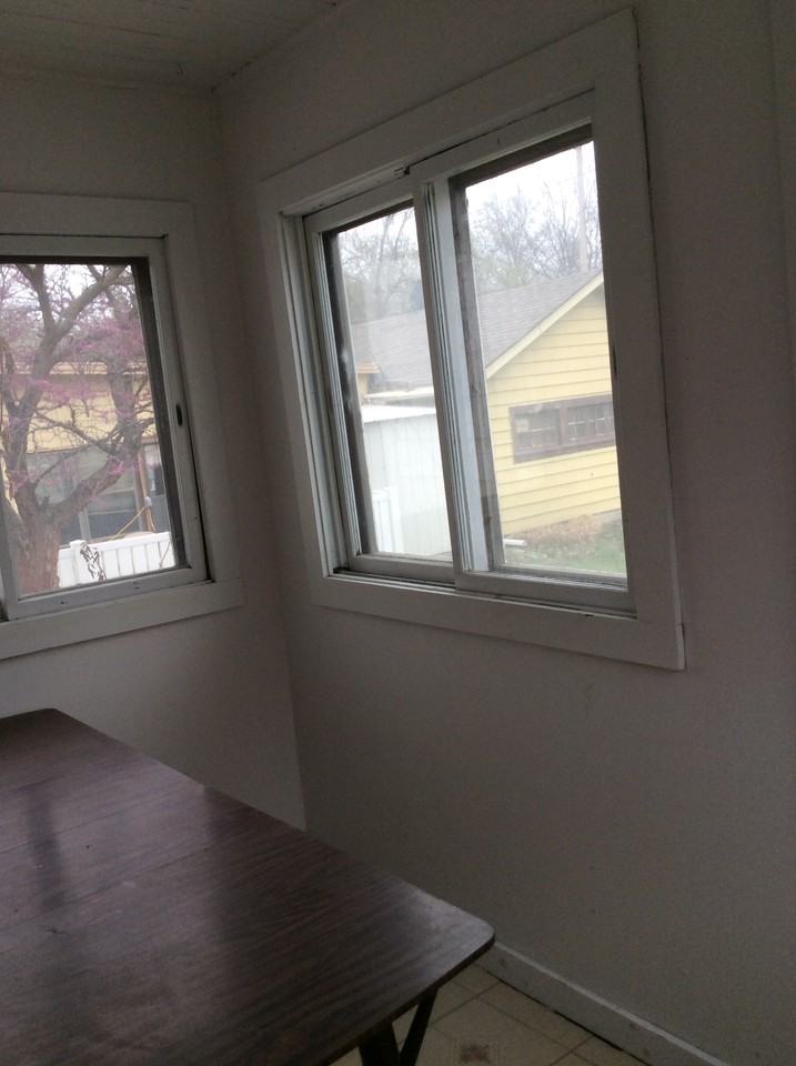 1237 Peach St - Photo 6 of 14