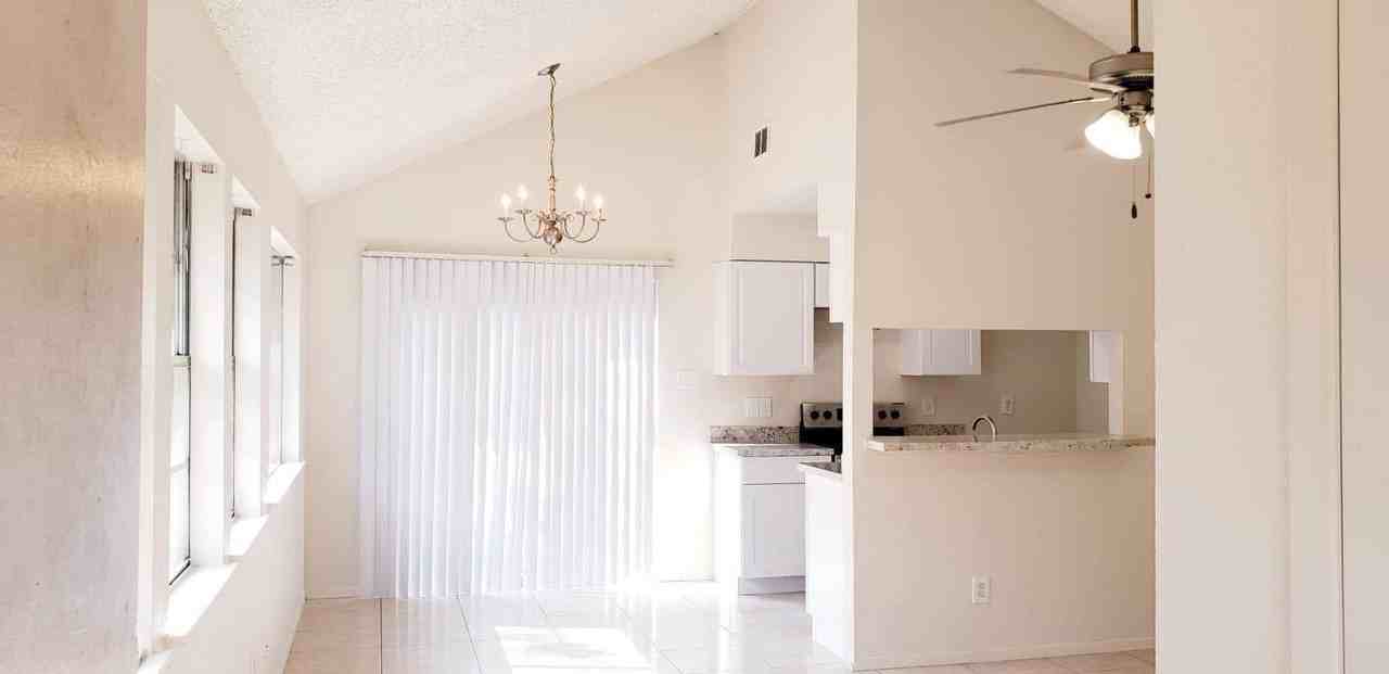 3127 Forestbrook Dr - Photo 3 of 7