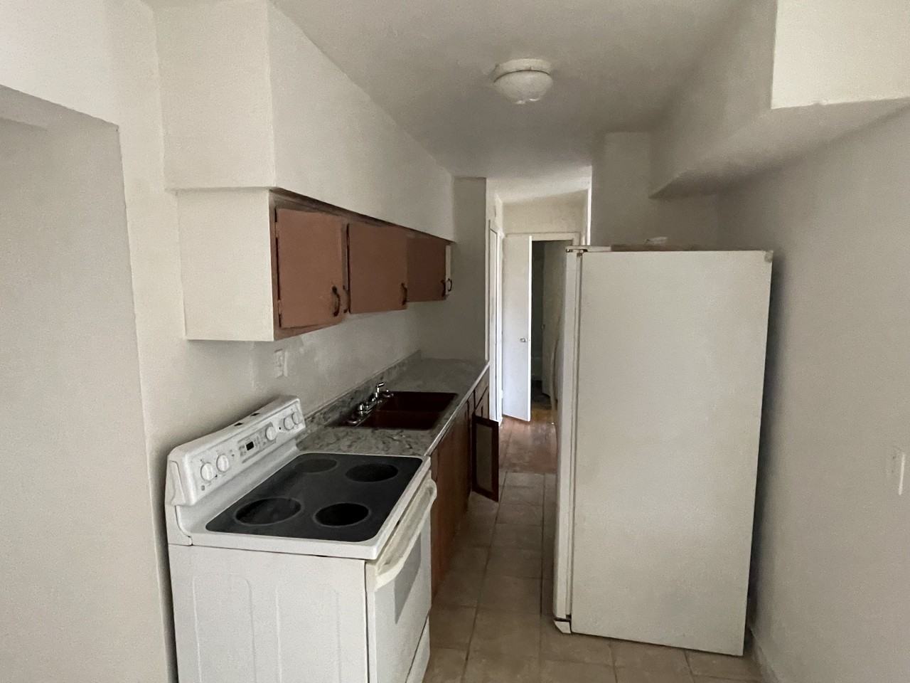 1824 Augusta Dr - Photo 3 of 10