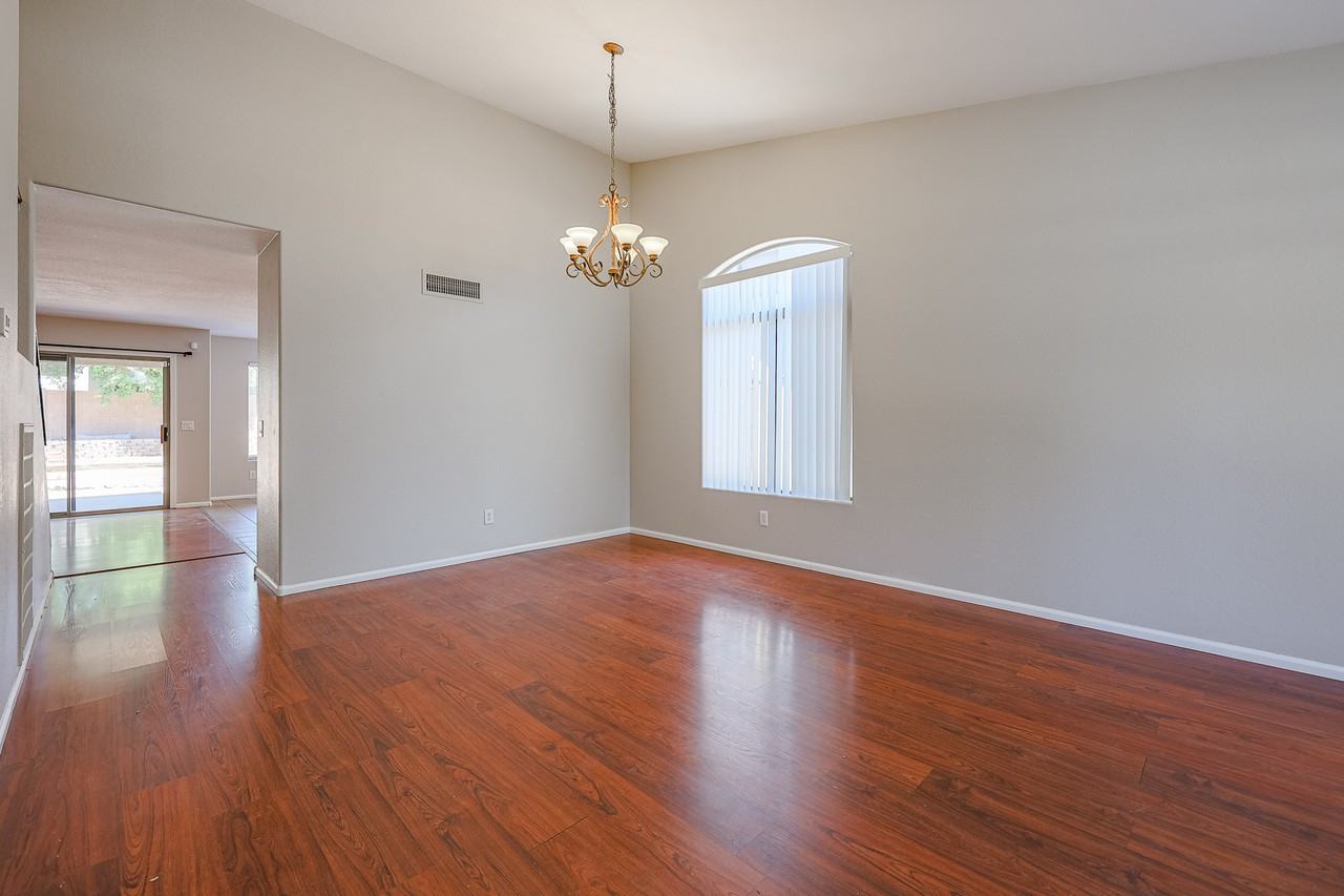 12438 W Rancho Dr - Photo 5 of 36