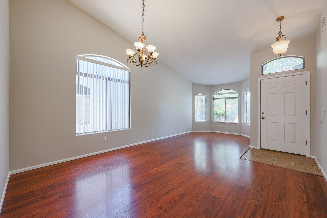 12438 W Rancho Dr - Photo 6 of 36