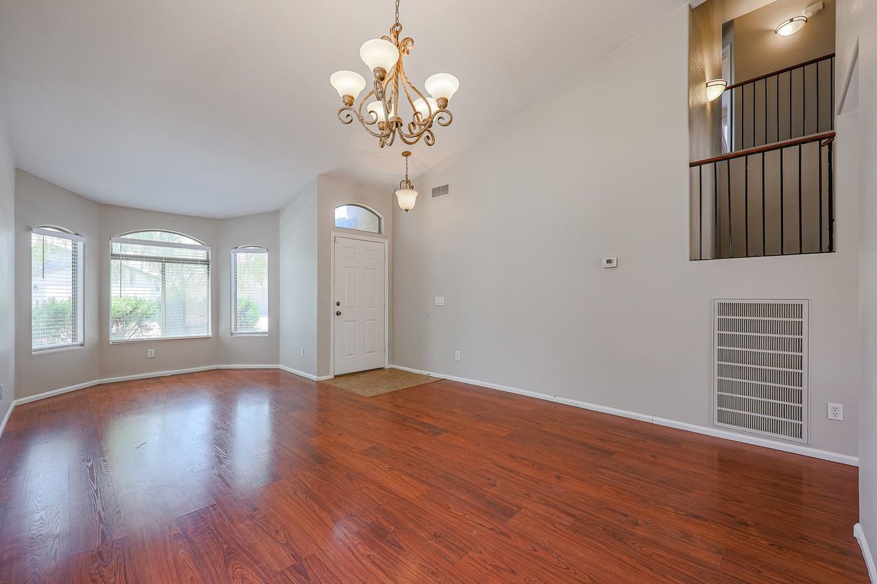 12438 W Rancho Dr - Photo 7 of 36