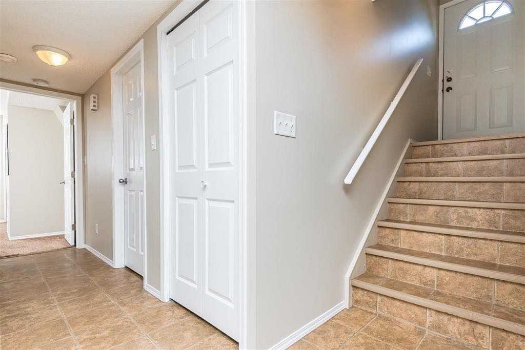 15902 100 Avenue - Photo 2 of 11