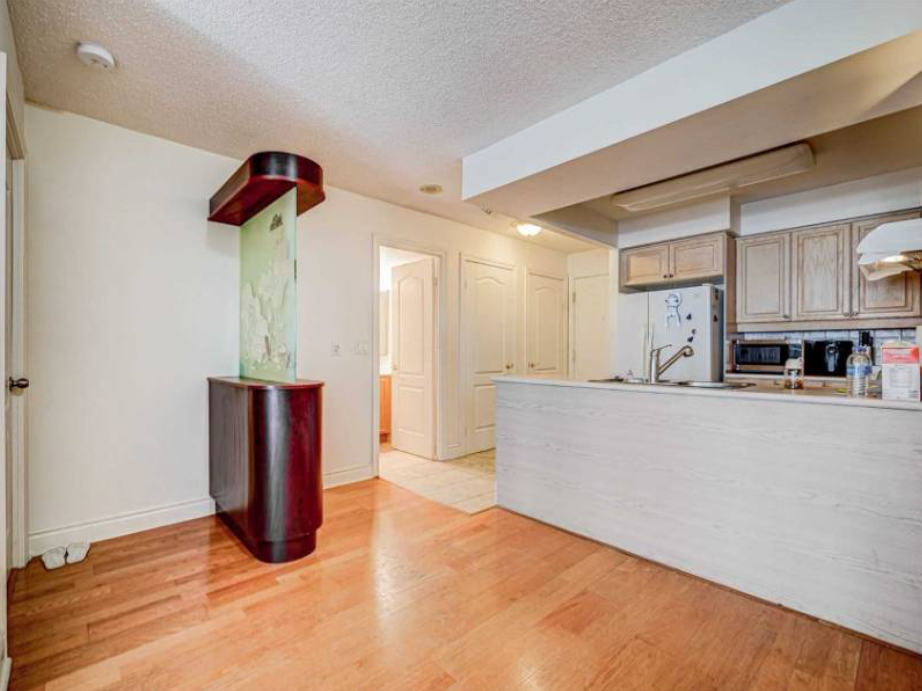 880G Grandview Way #608 - Photo 2 of 13