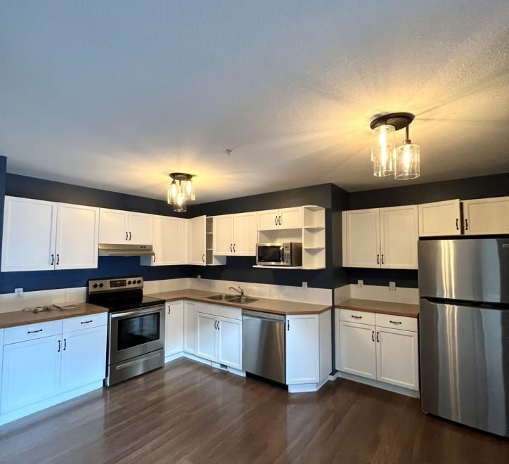 512 Bow Valley Trail - Photo 2 of 10