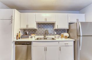 Las Brisas Apartment Homes - Photo 1 of 1