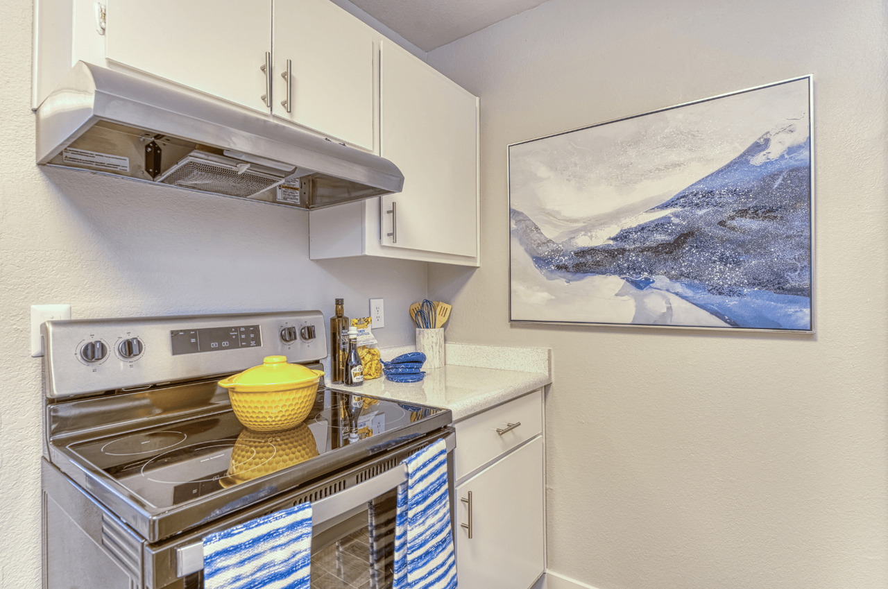 Las Brisas Apartment Homes - Photo 4 of 14