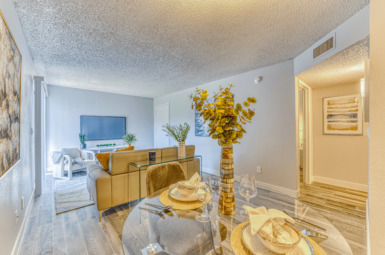 Las Brisas Apartment Homes - Photo 5 of 14