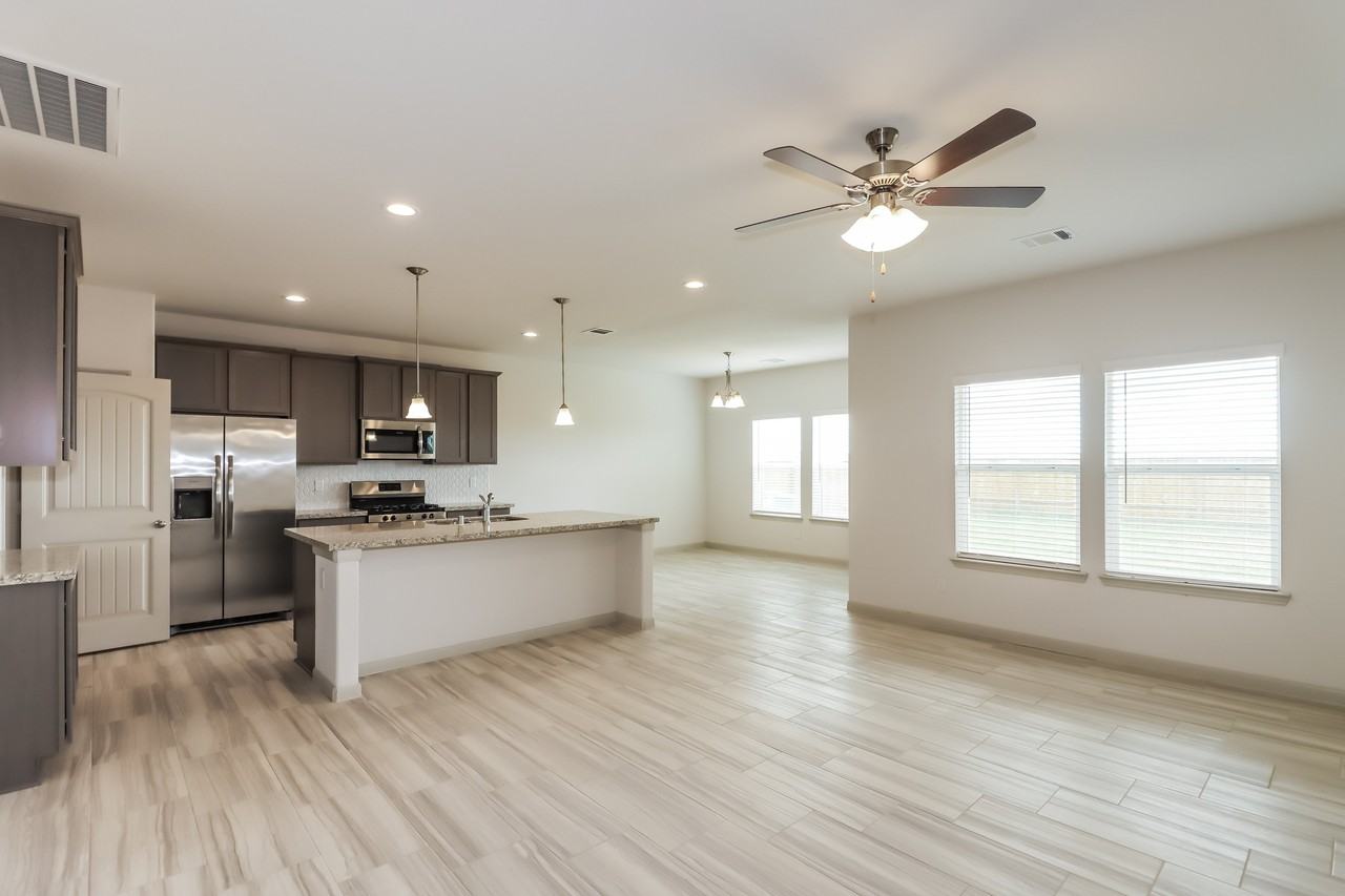 7918 Cypress Country Dr - Photo 2 of 15