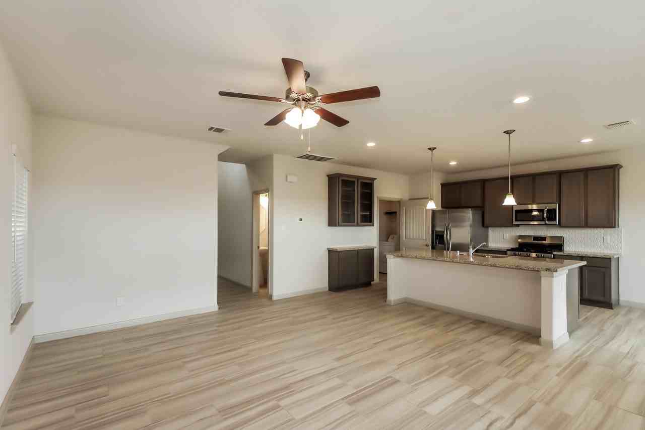 7918 Cypress Country Dr - Photo 3 of 15