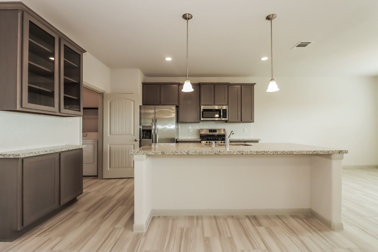 7918 Cypress Country Dr - Photo 5 of 15
