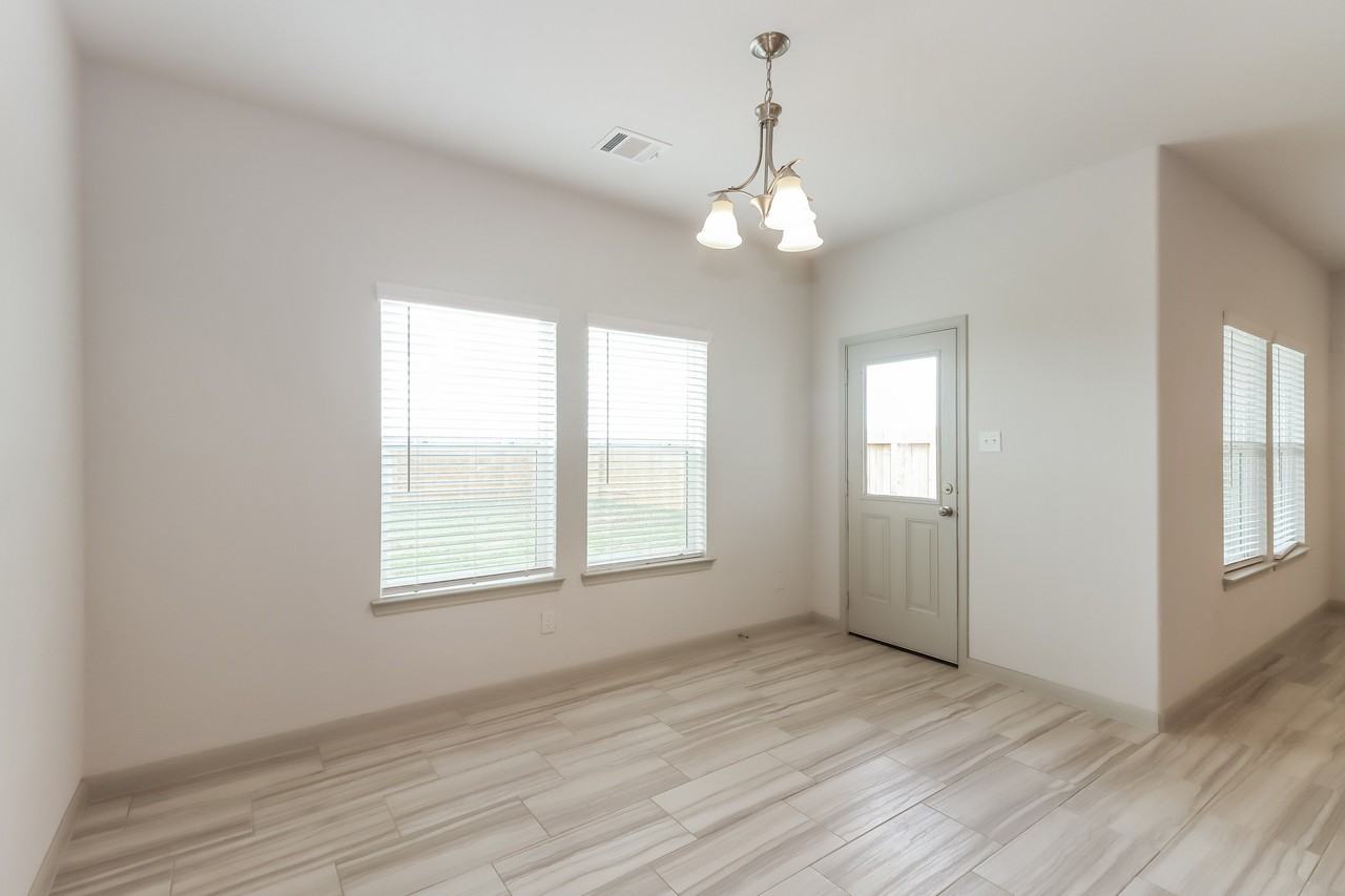 7918 Cypress Country Dr - Photo 6 of 15