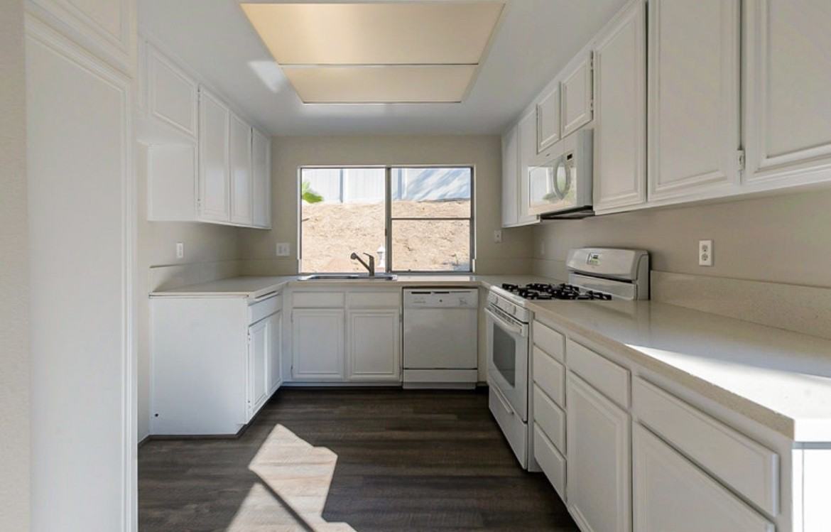 1326 Rosehill Dr - Photo 2 of 3