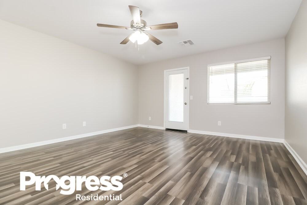 4936 S Rovey Pkwy - Photo 3 of 16