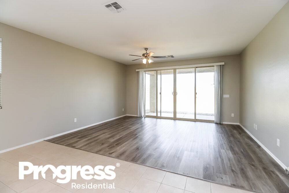 4404 W Federal Way - Photo 3 of 16