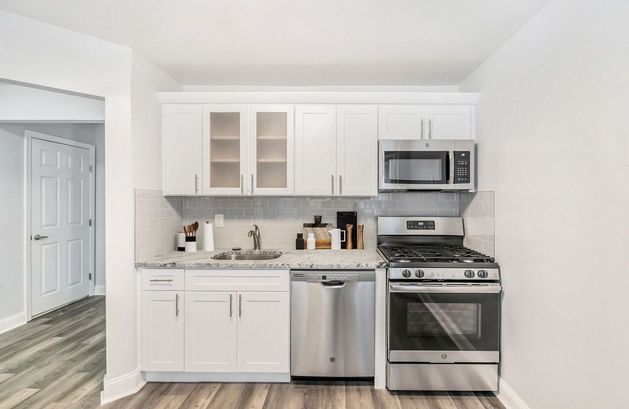 Eagle Rock Apartments at Woodbury - Photo 2 of 23