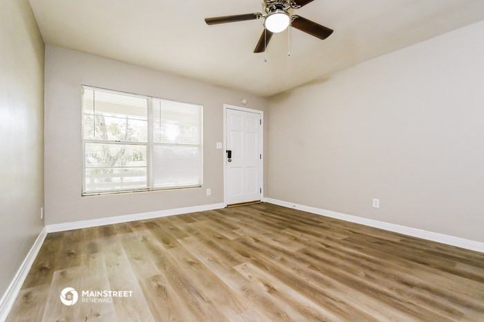 310 Sunnyhill Ln - Photo 3 of 16