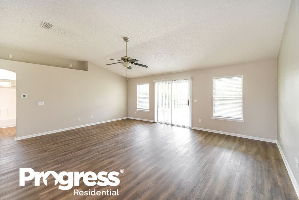 6888 Kettle Creek Dr - Photo 3 of 16