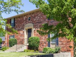 featured image of 262 W Washington Center Rd