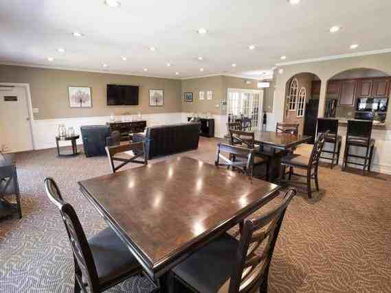 262 W Washington Center Rd - Photo 4 of 22