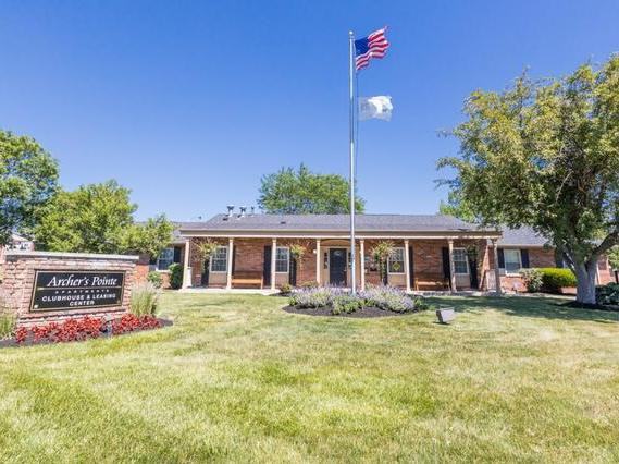 262 W Washington Center Rd - Photo 6 of 22