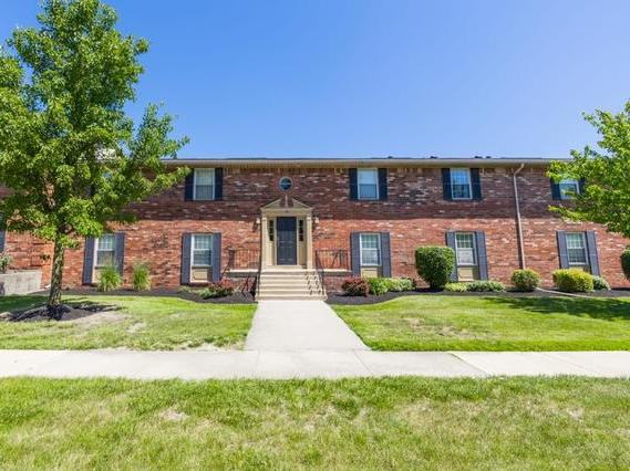 262 W Washington Center Rd - Photo 4 of 22