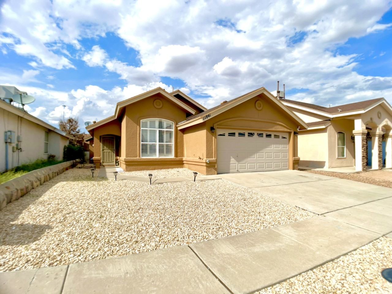 11841 Fiddlewood Lane - Photo 2 of 19