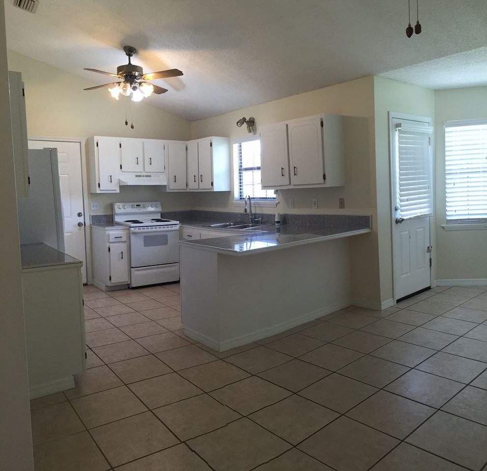 204 Grassmere St - Photo 3 of 10