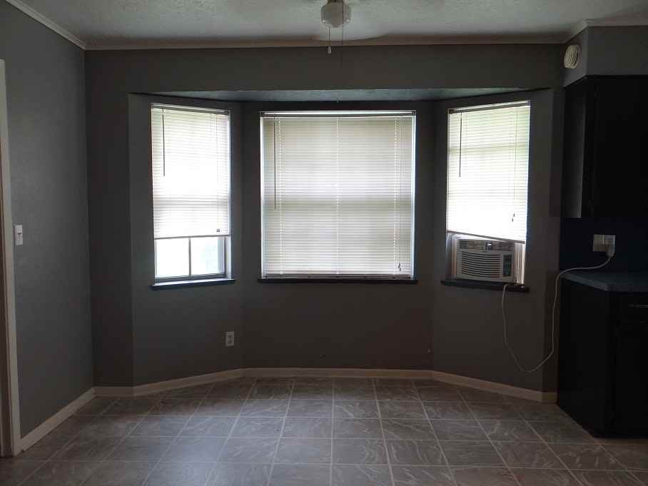 930 N 7th St - Photo 3 of 11