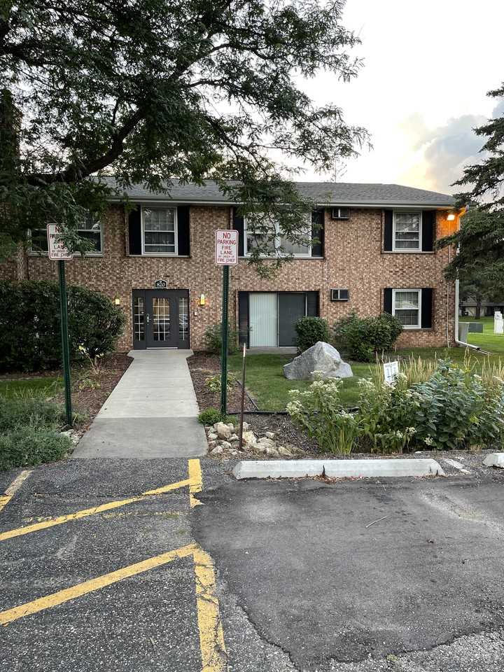 820 Old Settlers Trl #6 - Photo 3 of 17