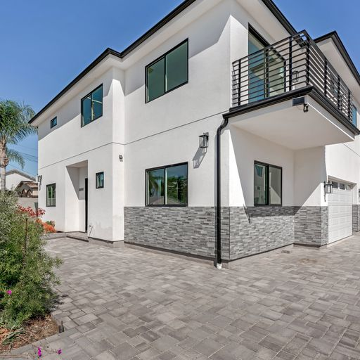 7114 N Dylan Ct - Photo 3 of 16